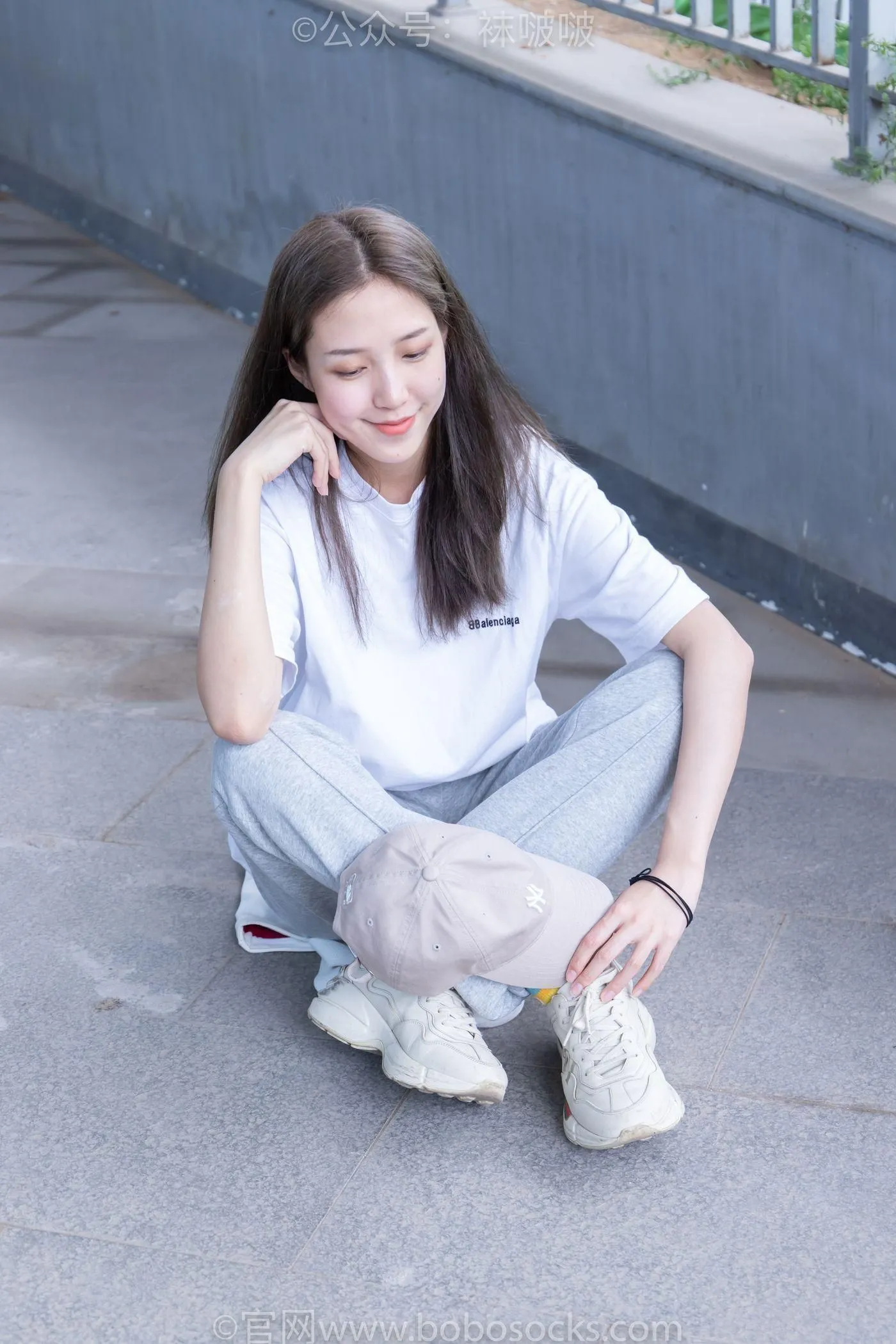 [BoBoSocks袜啵啵]NO.012 泡芙-运动鞋、白棉袜、裸足 [132P]插图9